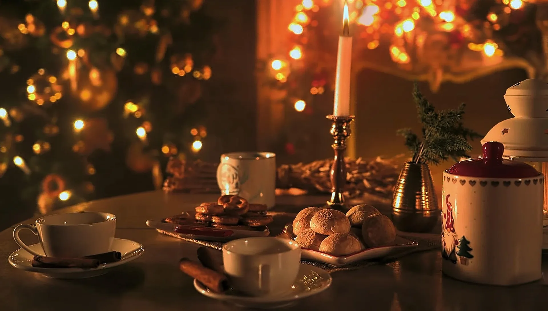 Romantic Candlelit Dinner on Bali Beach for Honeymooners